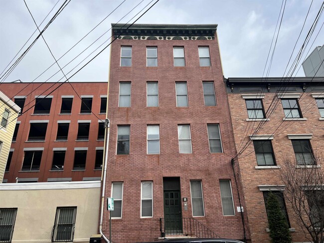 Building Photo - 358 3rd St