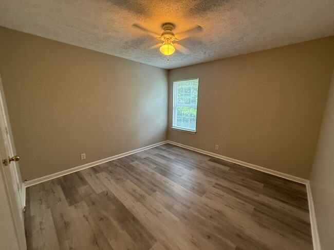 Building Photo - 272 Indian Park Dr