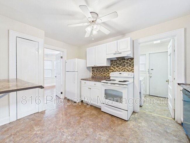 Building Photo - 111 W 78th St