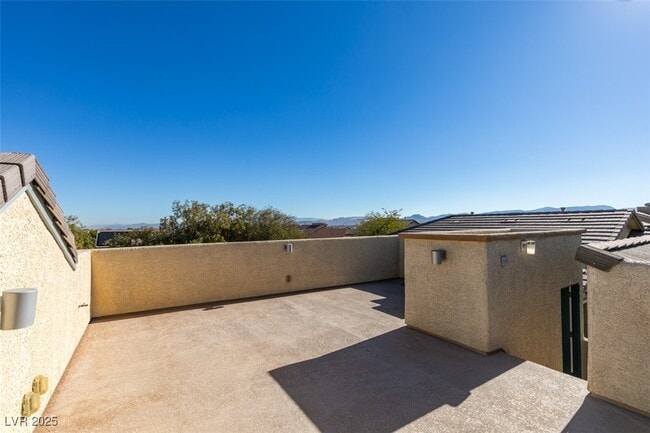 Building Photo - 10465 Saddle Mountain St