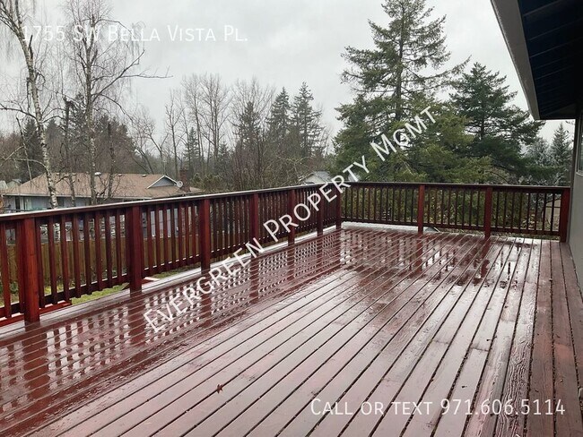 Building Photo - 3BR/2BA Open Floor Plan Kitchen Home- Spac...