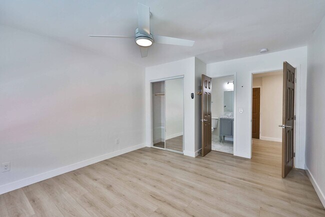 Building Photo - 3758-3764 Louisiana St