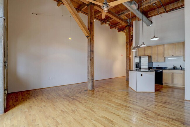 Building Photo - 2960 Inca St