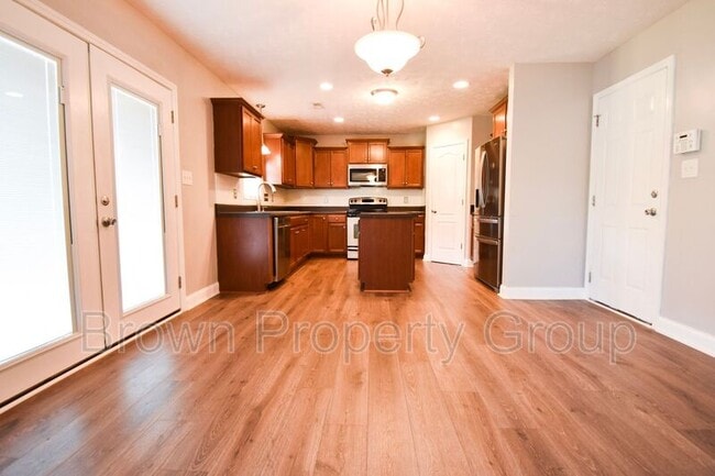 Building Photo - 131 Flag Ln