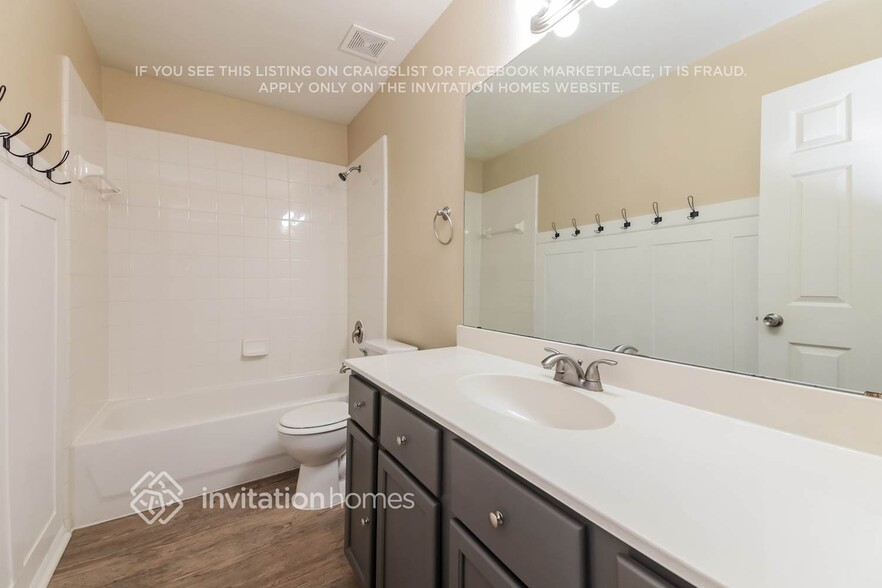 Building Photo - 713 San Antonio Trail
