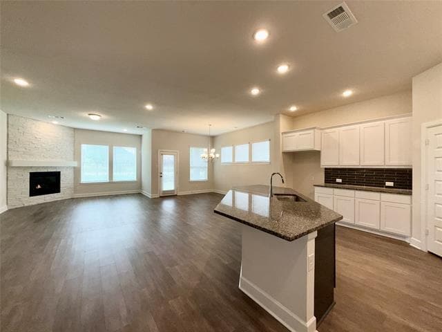 Building Photo - 1804 Welker Dr