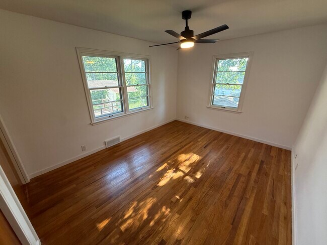Building Photo - 2020 N 61st St