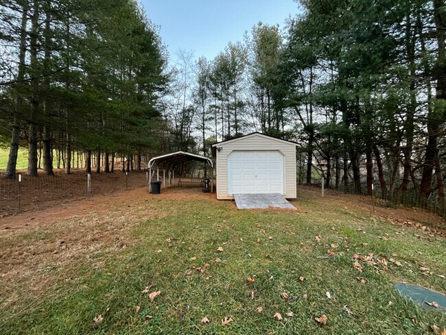 Building Photo - 83 Piney Mountain Church Rd