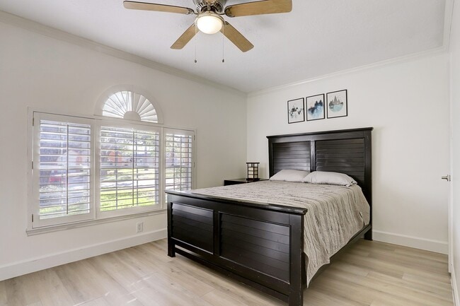 Building Photo - 6819 Yardley Dr