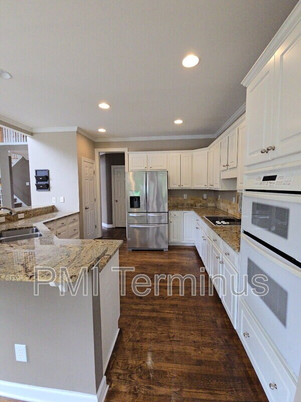 Building Photo - 3307 Fieldwood Dr SE