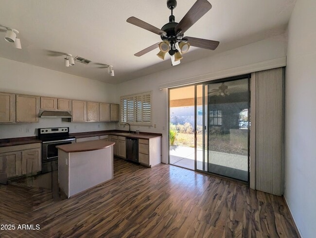 Building Photo - 5959 W Kimberly Way