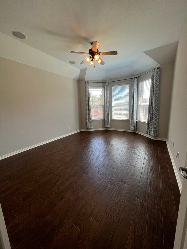 Master Bedroom - 10141 Sanden Dr