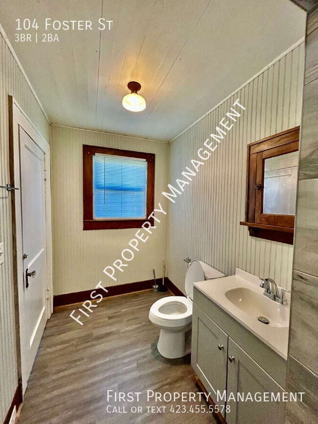 Building Photo - 104 Foster St