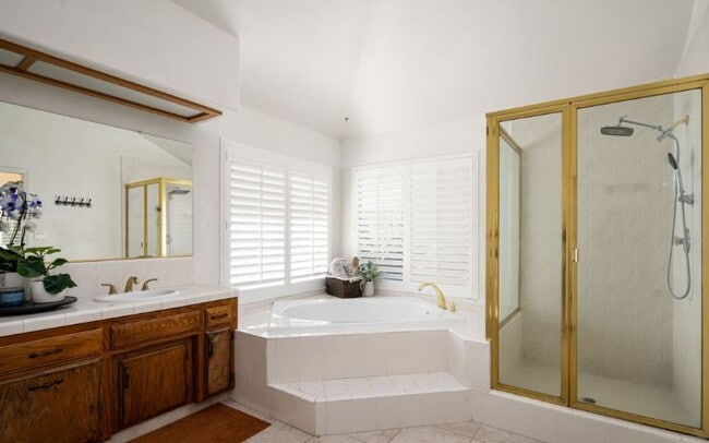 Building Photo - 13019 Queen Palm Ct