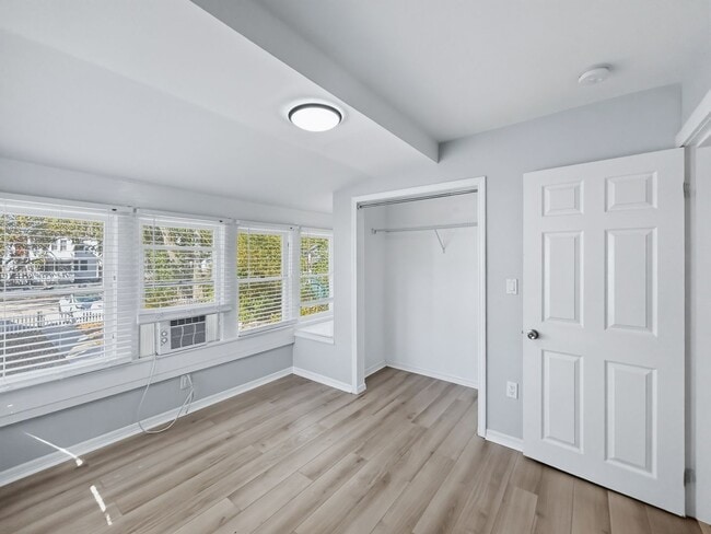 Building Photo - 1115 Highland St N