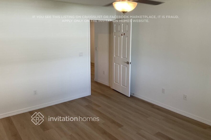 Building Photo - 27 Red Birch Ln