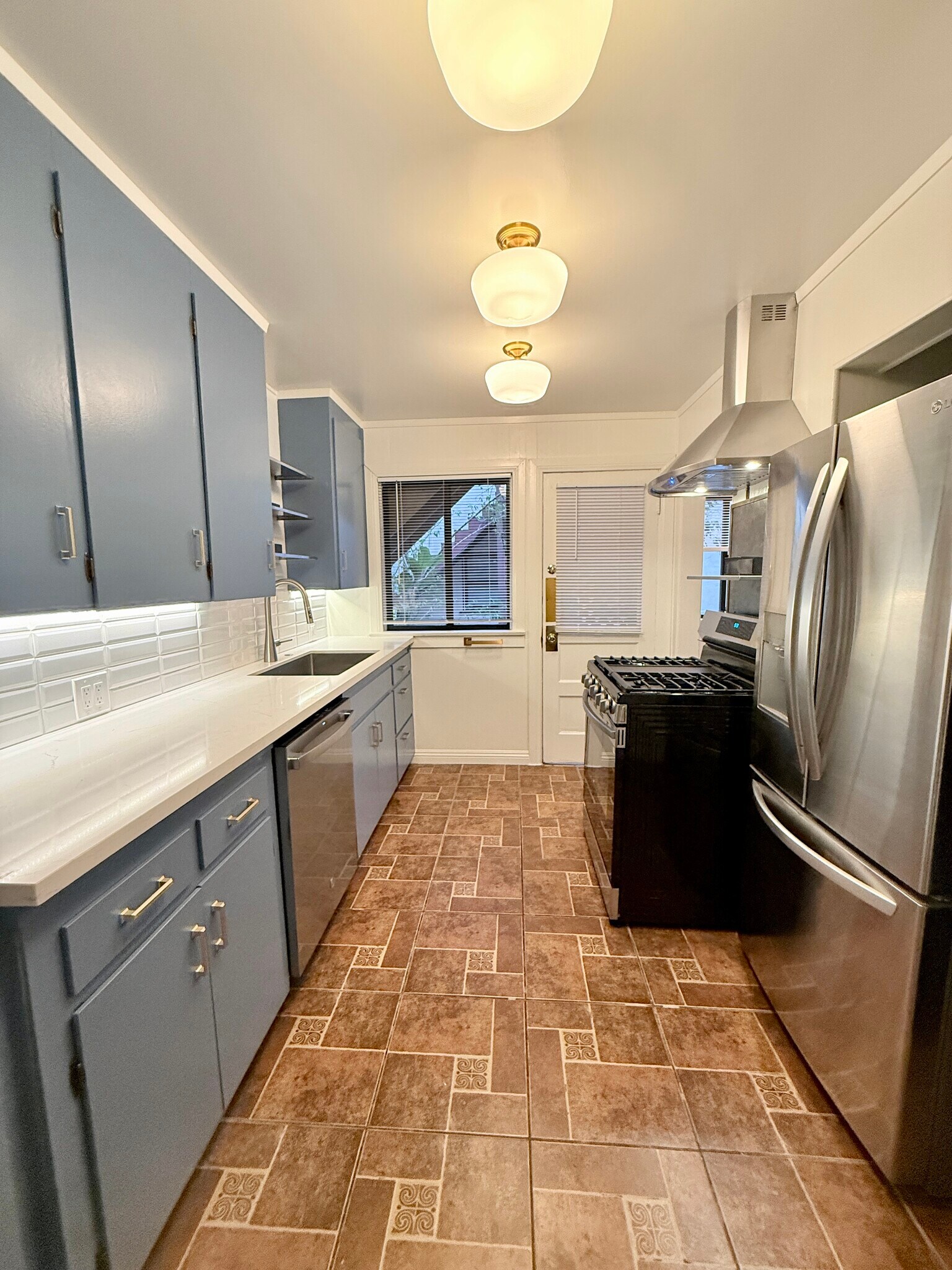 Building Photo - 840 Huntley Dr