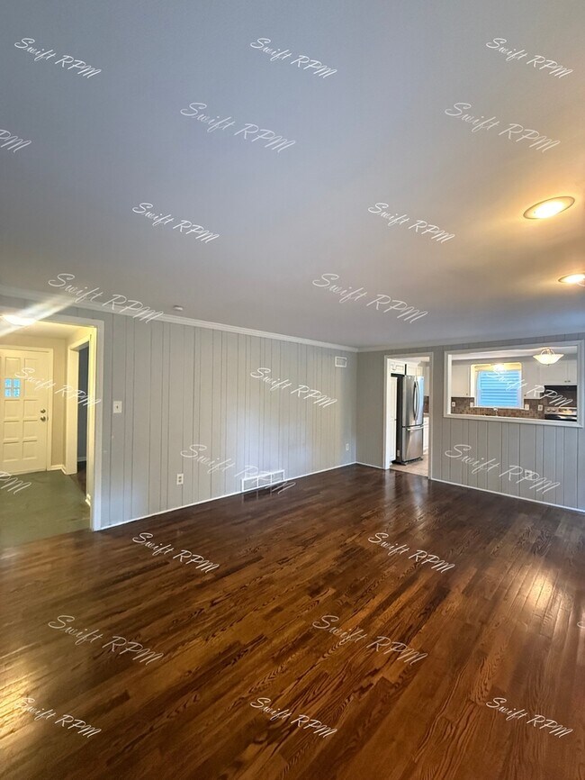 Building Photo - 9805 Carter Dr