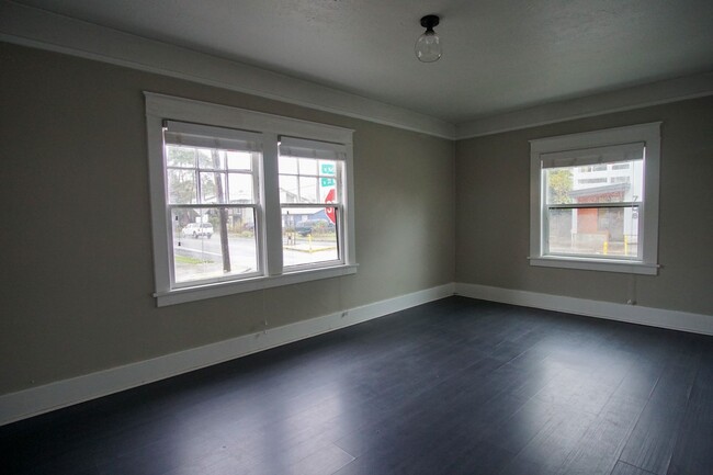 Building Photo - Spring Special: St. Johns Cool-Contemporar...