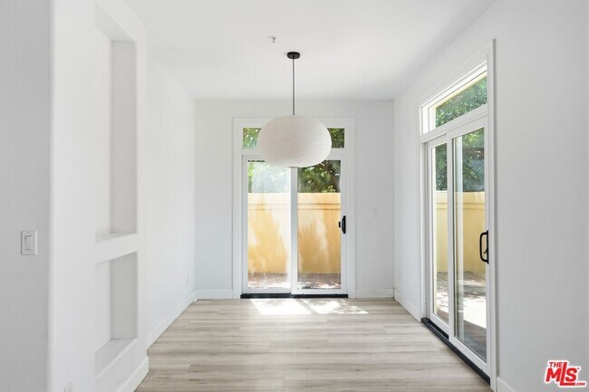 Building Photo - 2311 Schader Dr