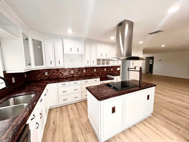 Building Photo - 9400 Listow Terrace