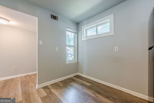 Building Photo - 2016 Oak Park Ln