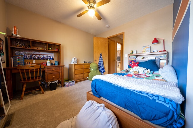 Building Photo - 17473 Hayes Ave