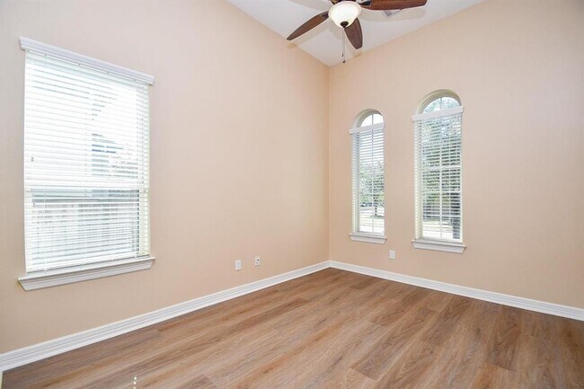 Building Photo - 28406 Tanner Crossing Ln