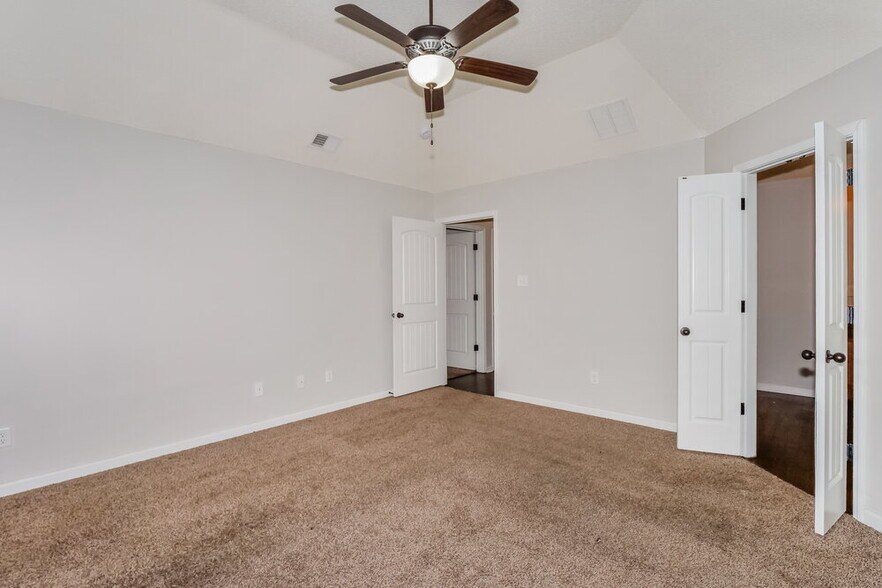 Building Photo - 9455 Darren Cir S