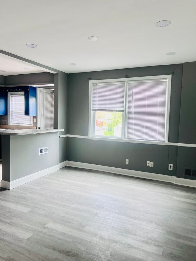 Building Photo - Updated 4-Bedroom Gem with Backyard Retreat