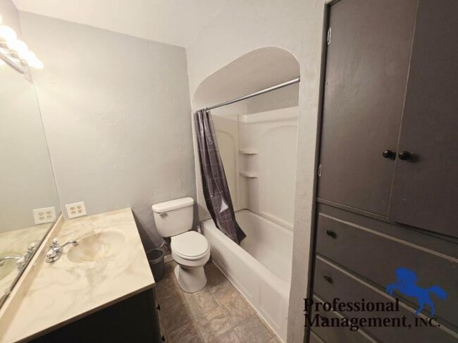 Building Photo - 2 bedroom in Billings MT 59101