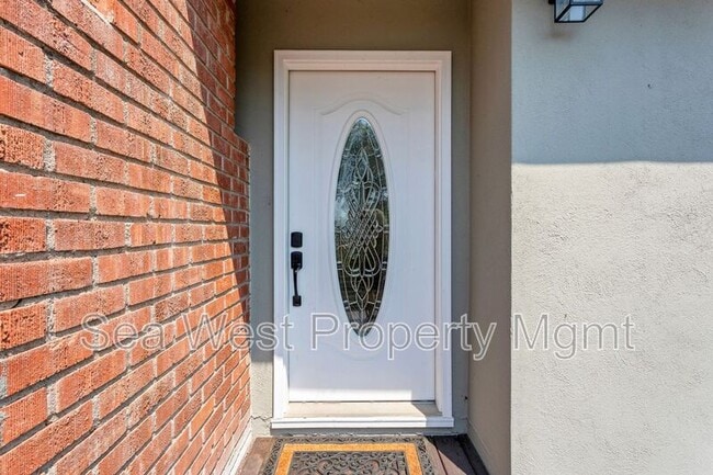 Building Photo - 3267 Bernardo Ln