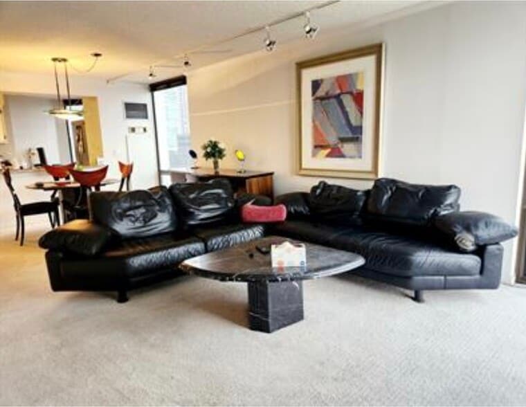 Building Photo - 1625 Larimer St