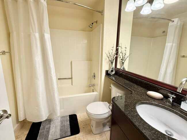 Building Photo - Meridian Luxury 1 Bed/1Bath Condo in Resort Style Community.