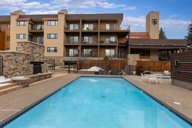 Building Photo - 2200 Apres Ski Way