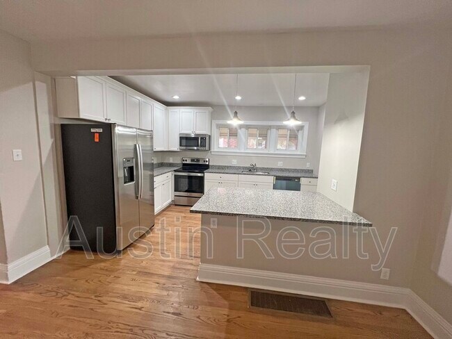 Building Photo - 7316 Lindell Blvd