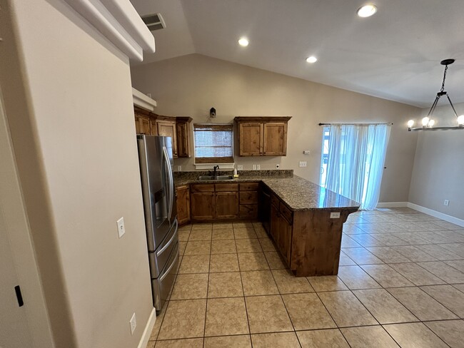 Building Photo - 1432 Falcon Dr
