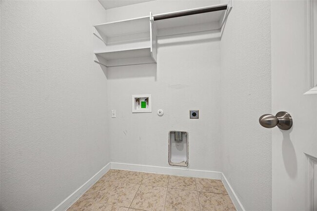 Building Photo - 5800 Marostica Ln