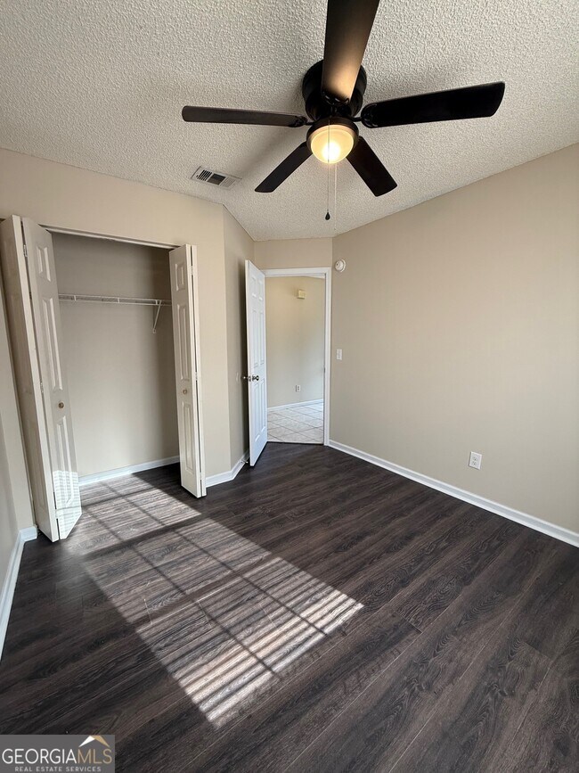 Building Photo - 32 Talbot Ct