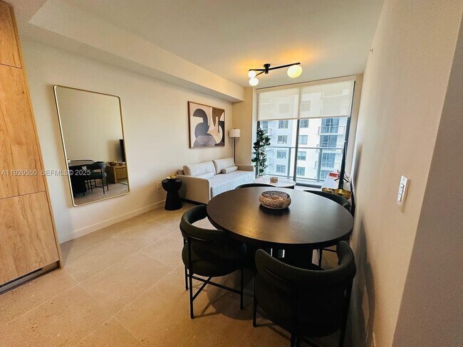 Building Photo - 11 NE 6th St