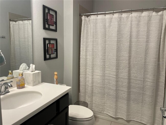 Building Photo - 14155 Lakeview Park Rd