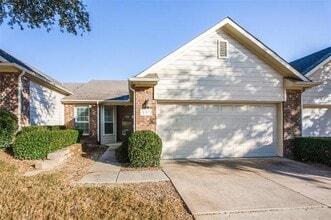 Building Photo - 237 Heritage Hill Dr