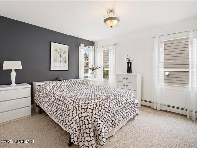 Building Photo - 552 Prospect Ave