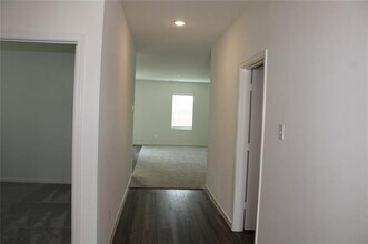 Building Photo - 1665 Hossler Trl