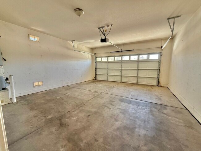 Building Photo - Fantastic 4-Bedroom, 2-Bathroom home For Rent in Avondale!