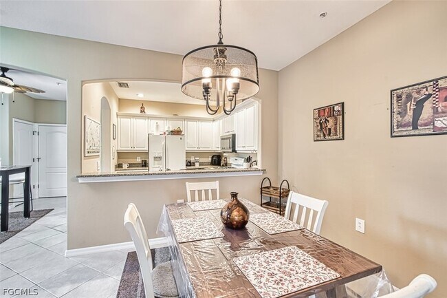 Building Photo - 3230 Cottonwood Bend