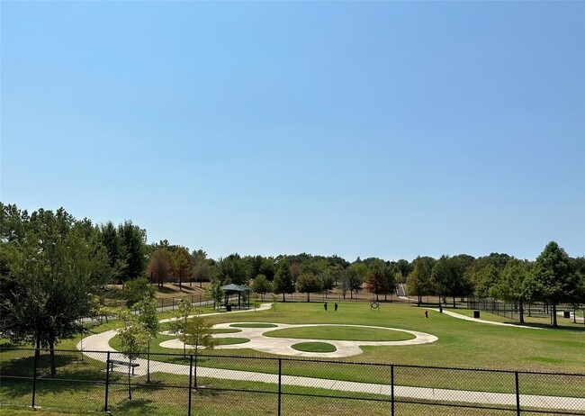 Building Photo - 9022 Westwillow Dr