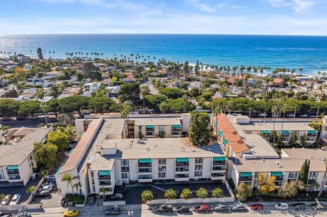 Building Photo - 6455 La Jolla Blvd