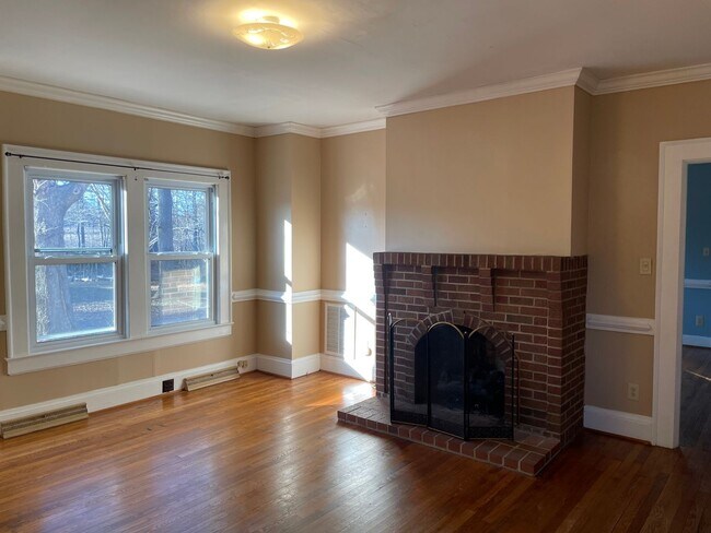 Building Photo - 4-5 bedroom home in Franklinville