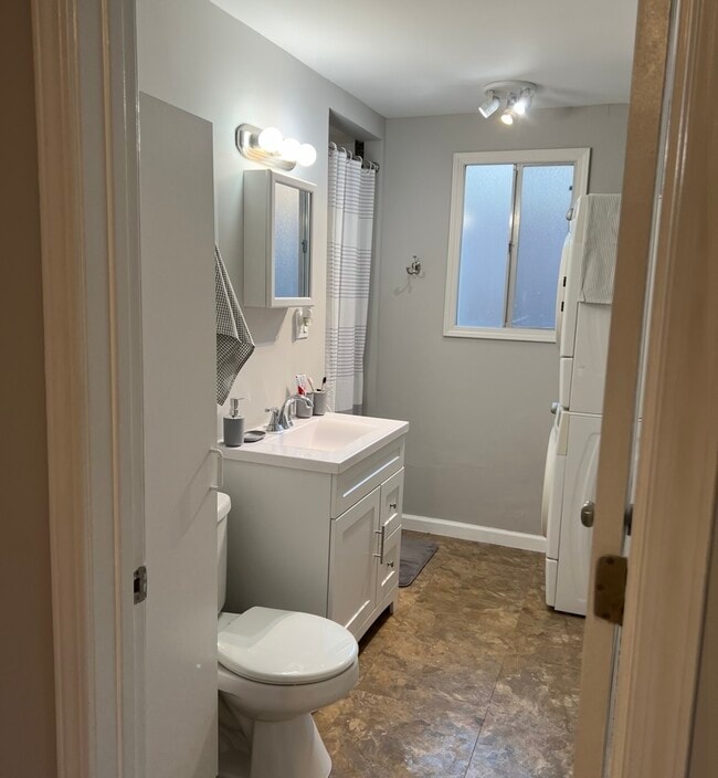 Newly Renovated Bathroom - 11022 Leolang Ave